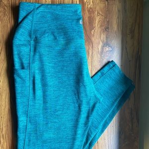 Manduka emerald green crop leggings w/pockets L